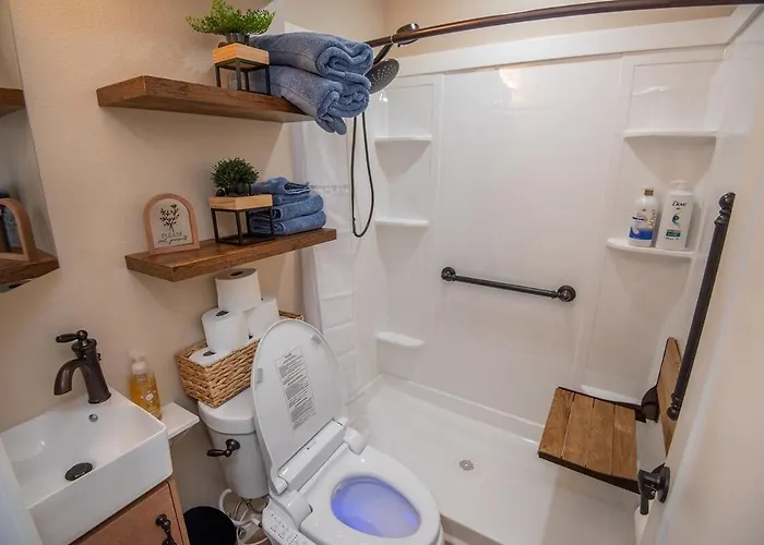 Cozy 1-bedroom Getaway With The Essentials Holiday home