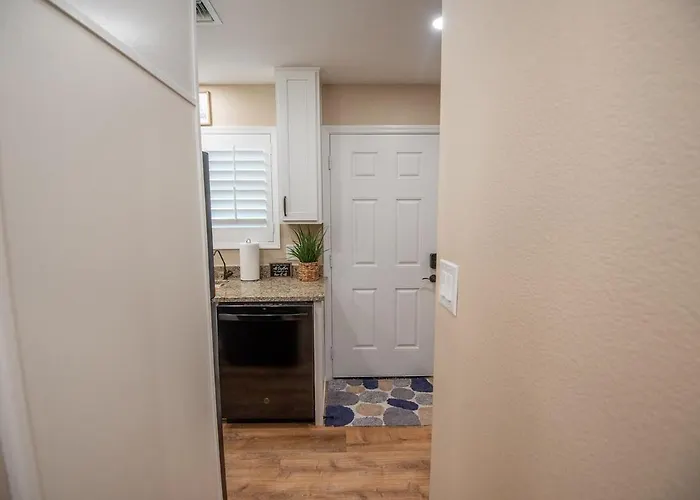 Holiday home Cozy 1-bedroom Getaway With The Essentials